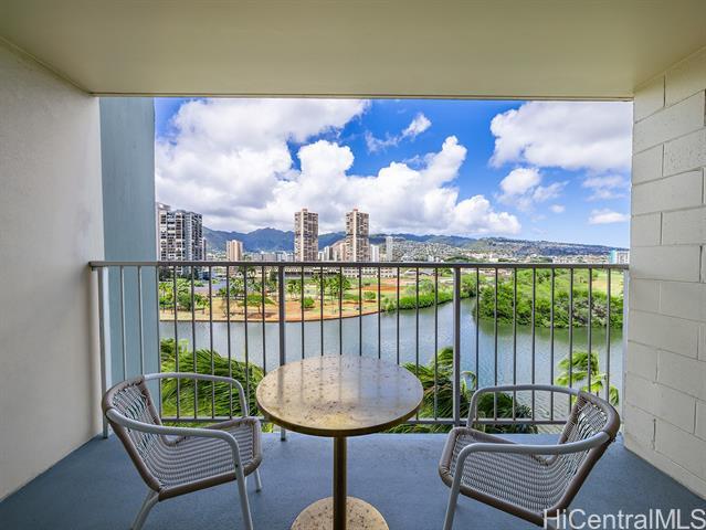 Building Photo - 2211 Ala Wai Blvd