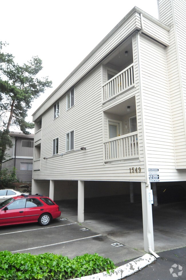 Building Photo - Brighton North Apartments