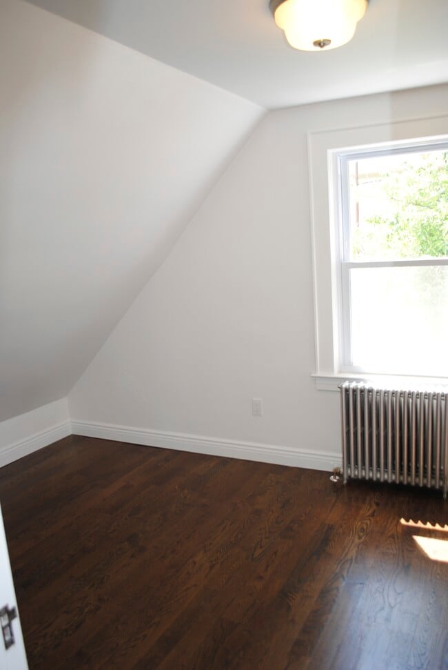 Building Photo - 60 Hayward Pl