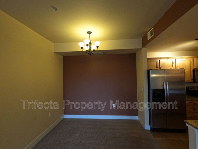 Foto del edificio - 2445 Windrow Dr
