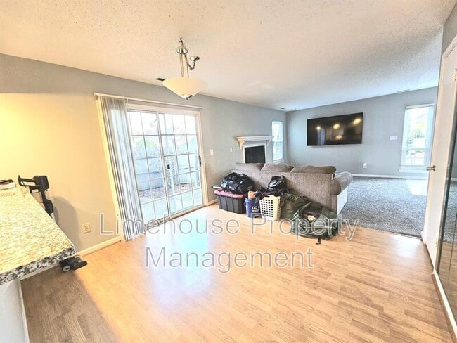 Building Photo - 435 Chatterton Dr