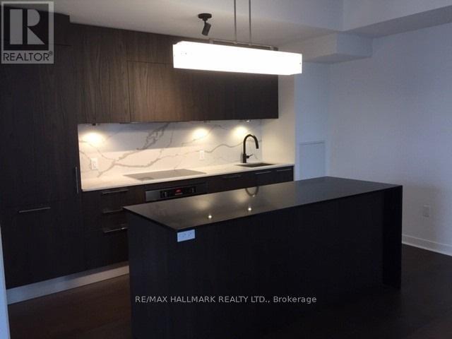 Photo du bâtiment - 501 Adelaide St W