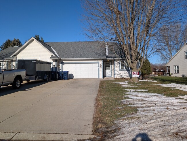 Building Photo - N58W23824 Hastings Ct