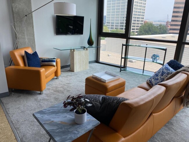 Foto del edificio - 851 W Front St #602