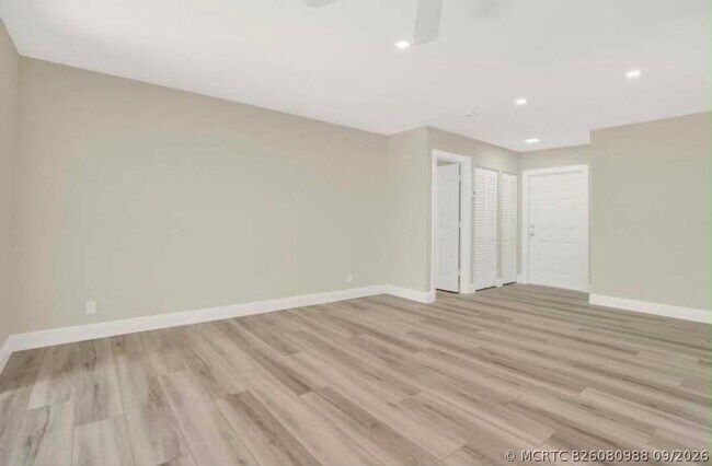 Foto del edificio - 6524 Sleepy Willow Way