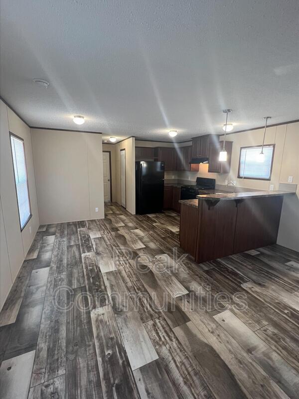 Building Photo - 565 Shady Brook Hts