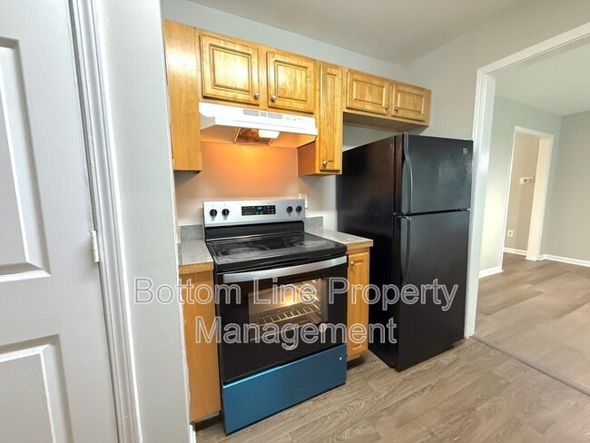 Foto del edificio - 5211 Windy Valley Dr