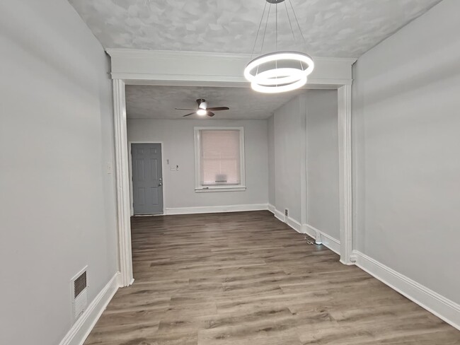 Foto del edificio - 2825 N Taney St