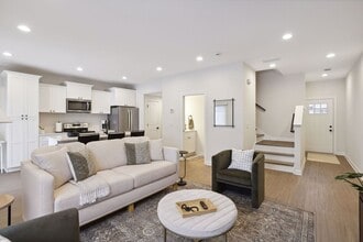 Building Photo - 947 Willow Pl