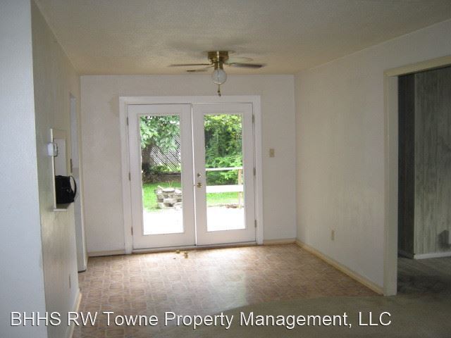 Building Photo - 3 br, 1.5 bath House - 467 Appian Avenue^^