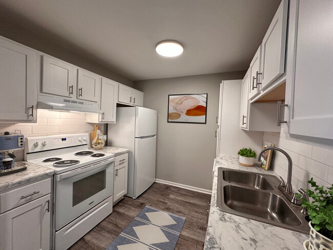 Building Photo - Rocky View Apartment Homes