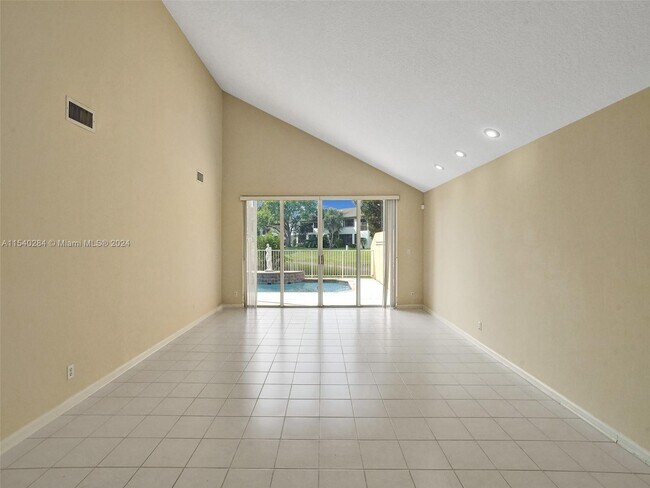 Building Photo - 6330 NW 77th Ct