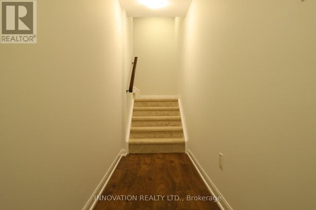 Building Photo - 911 Creekway Private