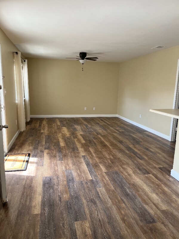 Foto del edificio - 1200 Shoreline Dr