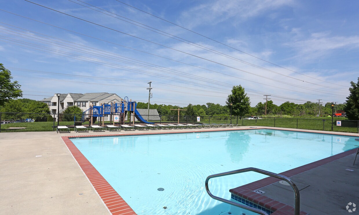 Overlook at Brook Run Apartments in Richmond, VA