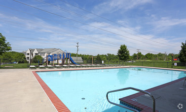 Building Photo - Overlook at Brook Run I & II