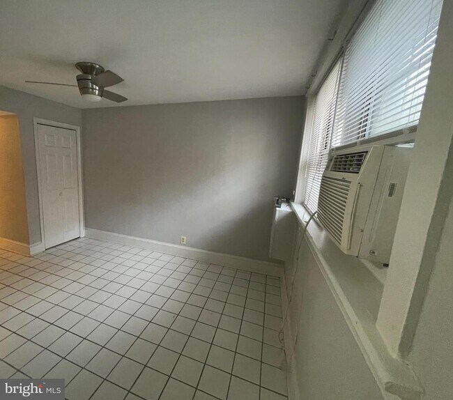 Foto del edificio - 1820 Swann St NW