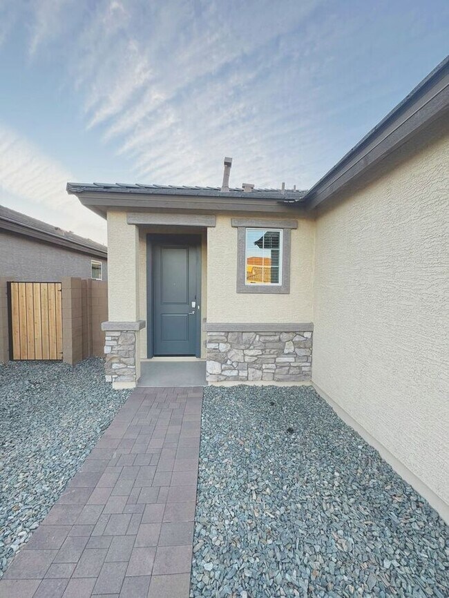 Foto del edificio - New 3 Bedroom 2 Bath Home at Western Gardens!