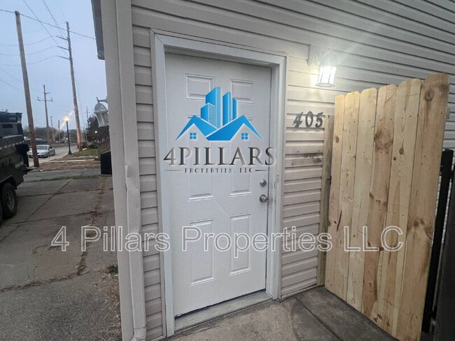 Building Photo - 403 Kenwood St