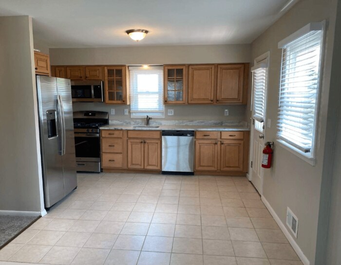Building Photo - NOW AVAILABLE! - 200 2nd St, Middlesex, NJ...
