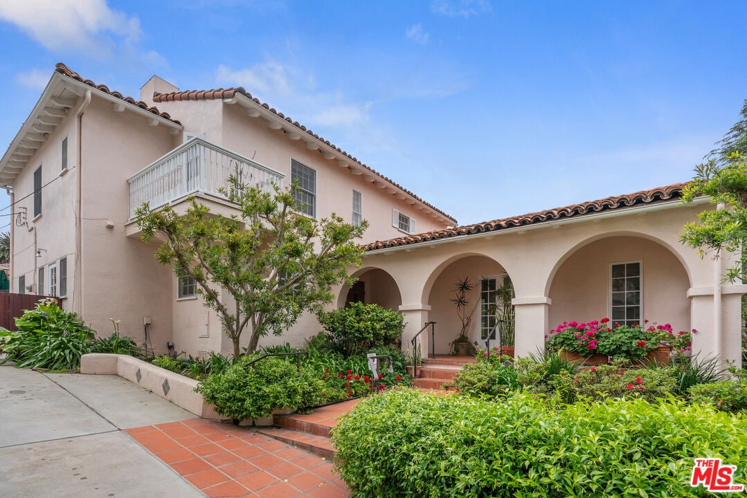 Foto principal - 1434 Warner Ave