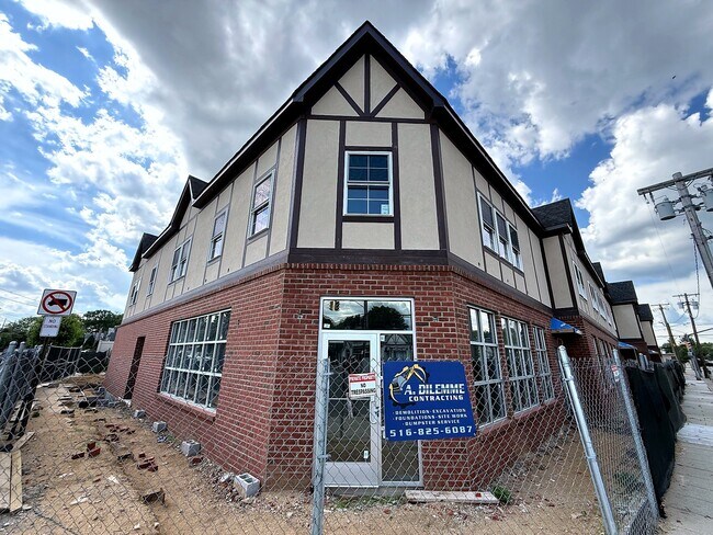 Foto del edificio - 41 Covert Ave