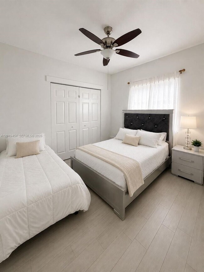 Foto del edificio - 8880 SW 25th St