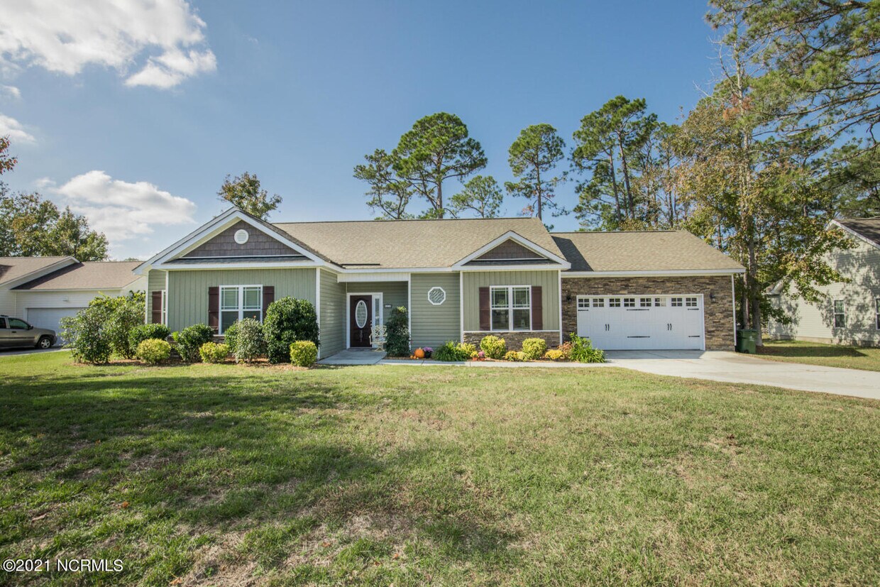 301 Chadwick Shores Dr, Sneads Ferry, NC 28460 House Rental in Sneads