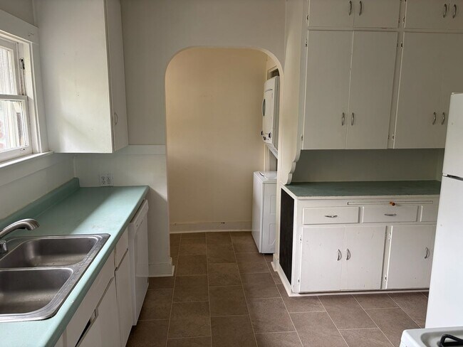 Foto del edificio - Terrific Fairfax Location**Washer/Dryer**Yard**Storage**Parking**