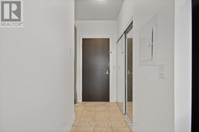 Building Photo - 1070-1070 Sheppard Ave W