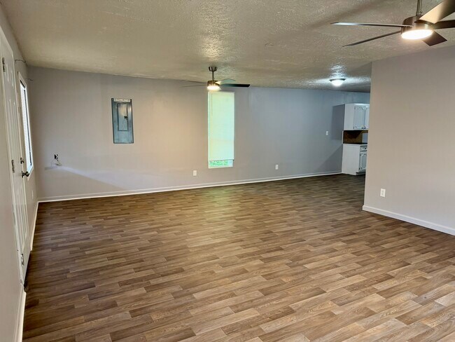 Foto del edificio - 724 Searcy Ave