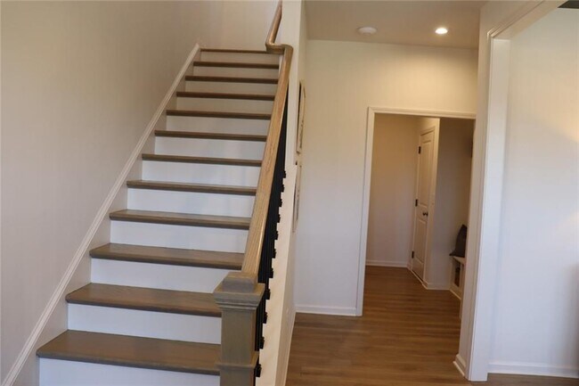 Foto del edificio - 6720 Whitman Walk