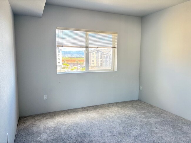 Building Photo - One Bedroom Condo in Nahele at Ho'opili