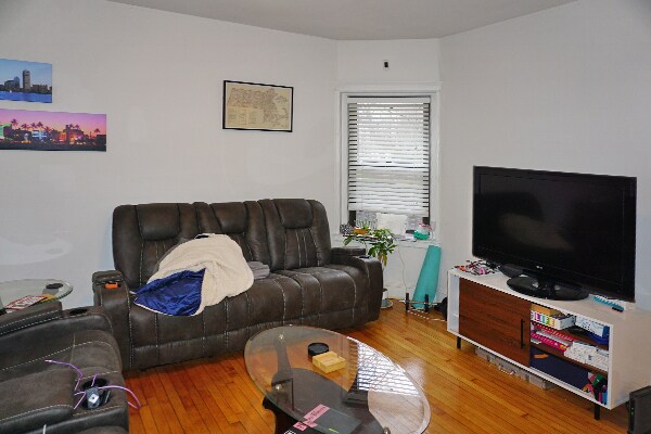 Primary Photo - 29 Pleasant St