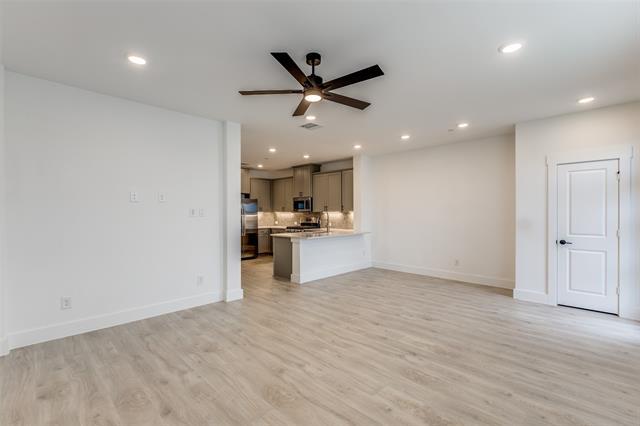 Building Photo - 2558 Campden Mews