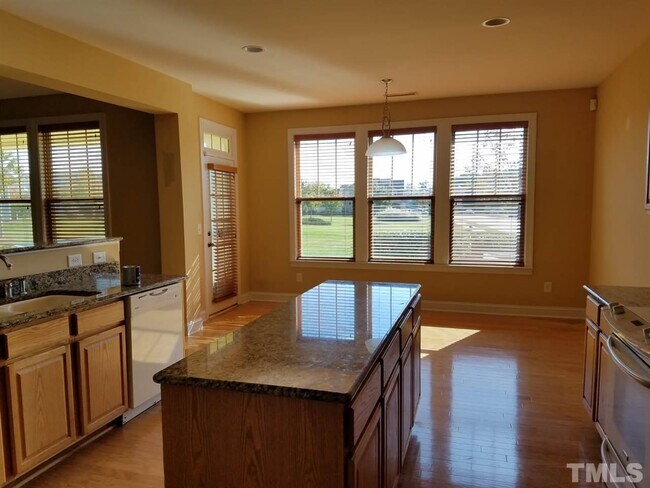 Building Photo - 102 Sea Glass Ct