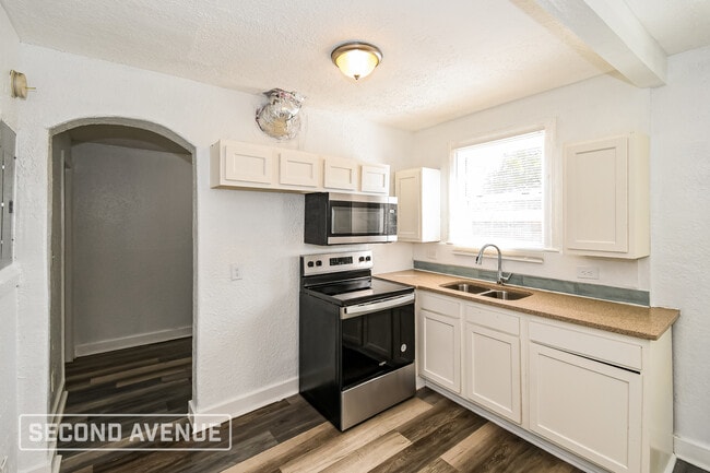 Foto del edificio - 1585 W 16th St