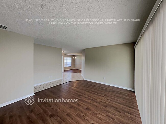 Building Photo - 1207 Sandalwood Dr