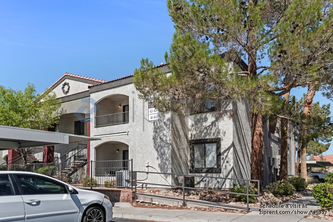 Foto principal - 950 Seven Hills Dr