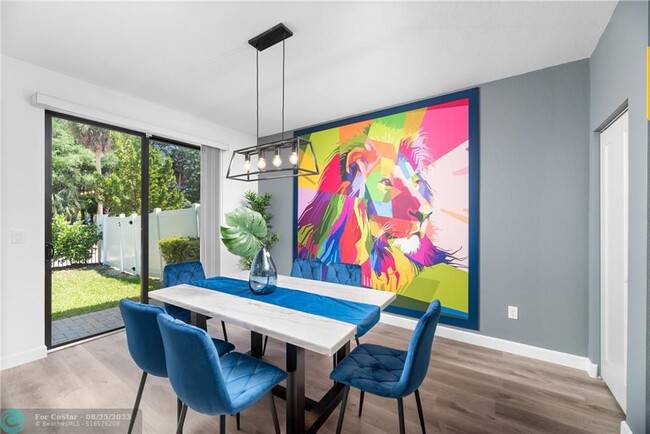 Foto del edificio - 4076 Highland Oaks Dr