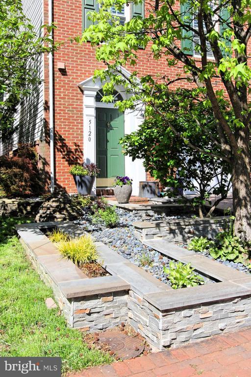 Foto del edificio - 5120 Grimm Dr