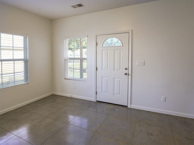 Foto del edificio - Built in 2019. 4 beds, 2.5 bath home with easy access to 51 and 385.