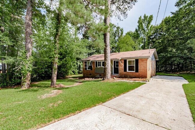 Building Photo - REDUCED! - NOW OFFERING 1/2 MONTH FREE WIT...
