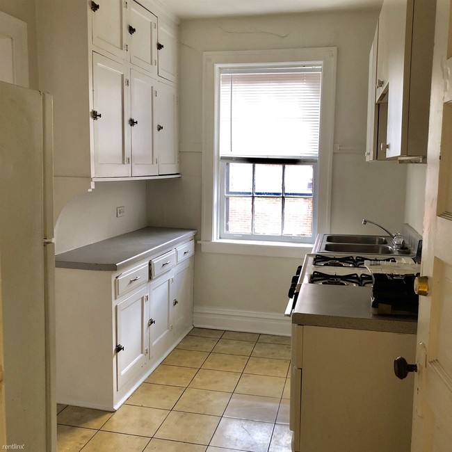 Building Photo - 1 br, 1 bath Apartment - 1301 Ridgeland Ave