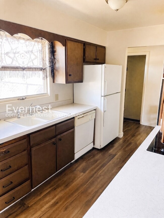 Foto del edificio - 928 Timber Ln