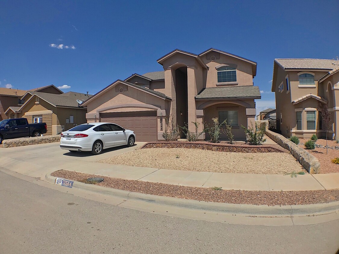 Primary Photo - Northeast El Paso 4 Bed Refrig A/C in Sand...