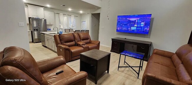 Foto del edificio - Charming 4BR 3.5BA w/ 2-Car Garage in Kyle