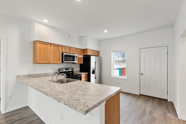 Foto del edificio - 50 R Maplewood Ave