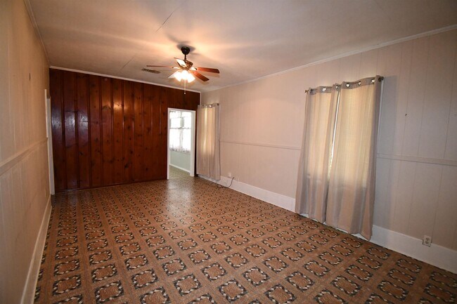 Foto del edificio - 929 John Stine Rd