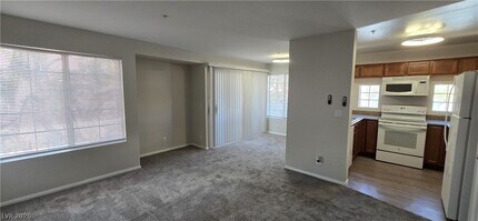 Building Photo - 2121 Sealion Dr